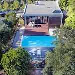 Casta - Villa